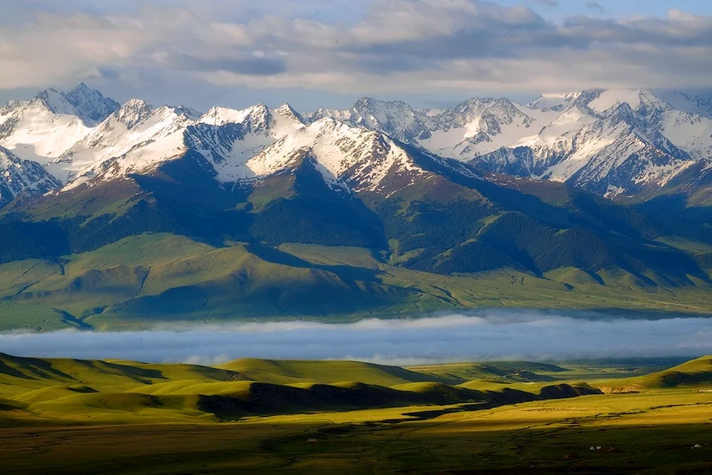 Киргизия горы Нарына