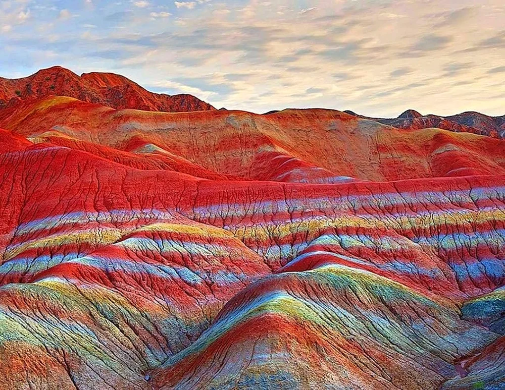 Цветные скалы Чжанъе Данксиа в провинции Ганьсу Китай панорама