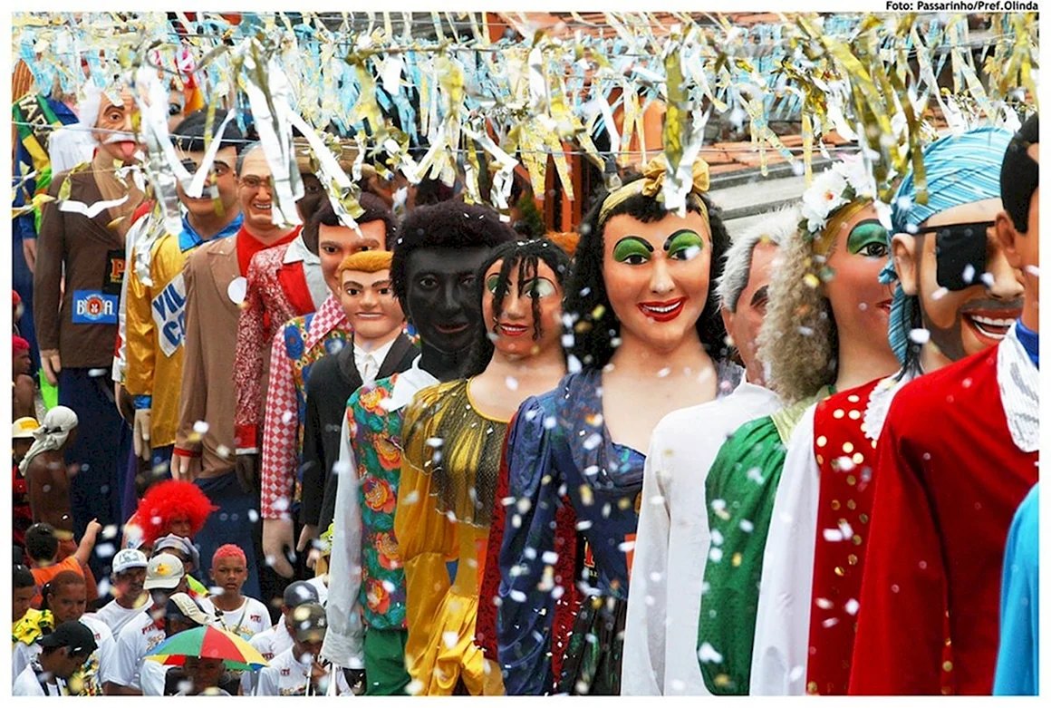 Бразильский карнавал головной убор