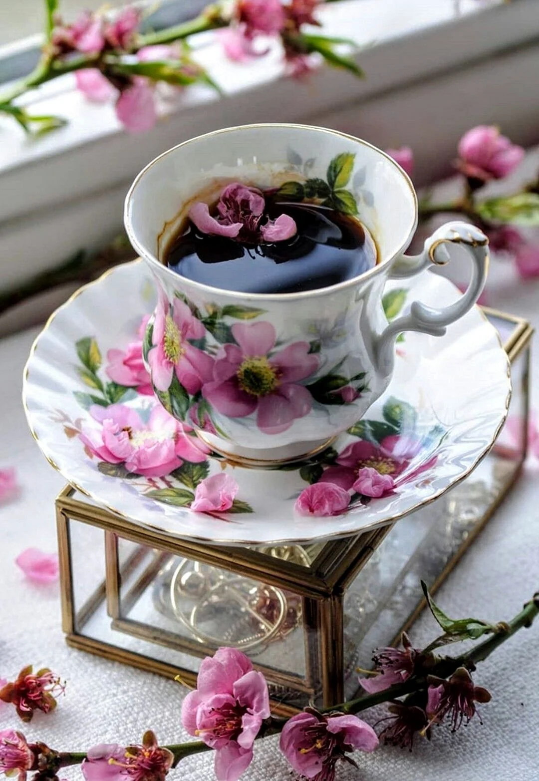 Чашка утреннего чая с пожеланием