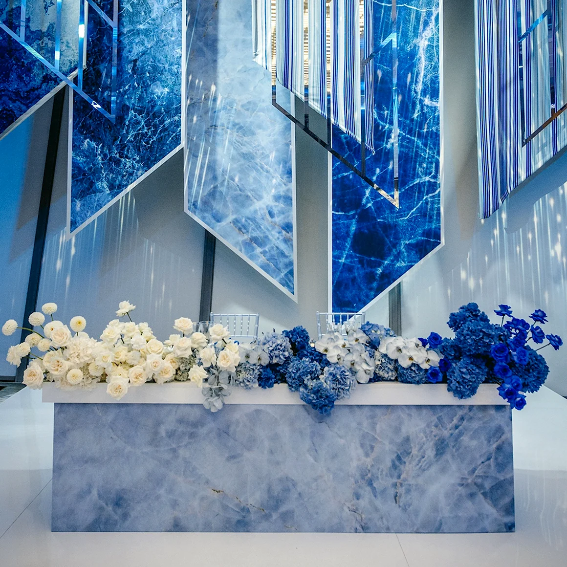Декор свадьбы в синем цвете