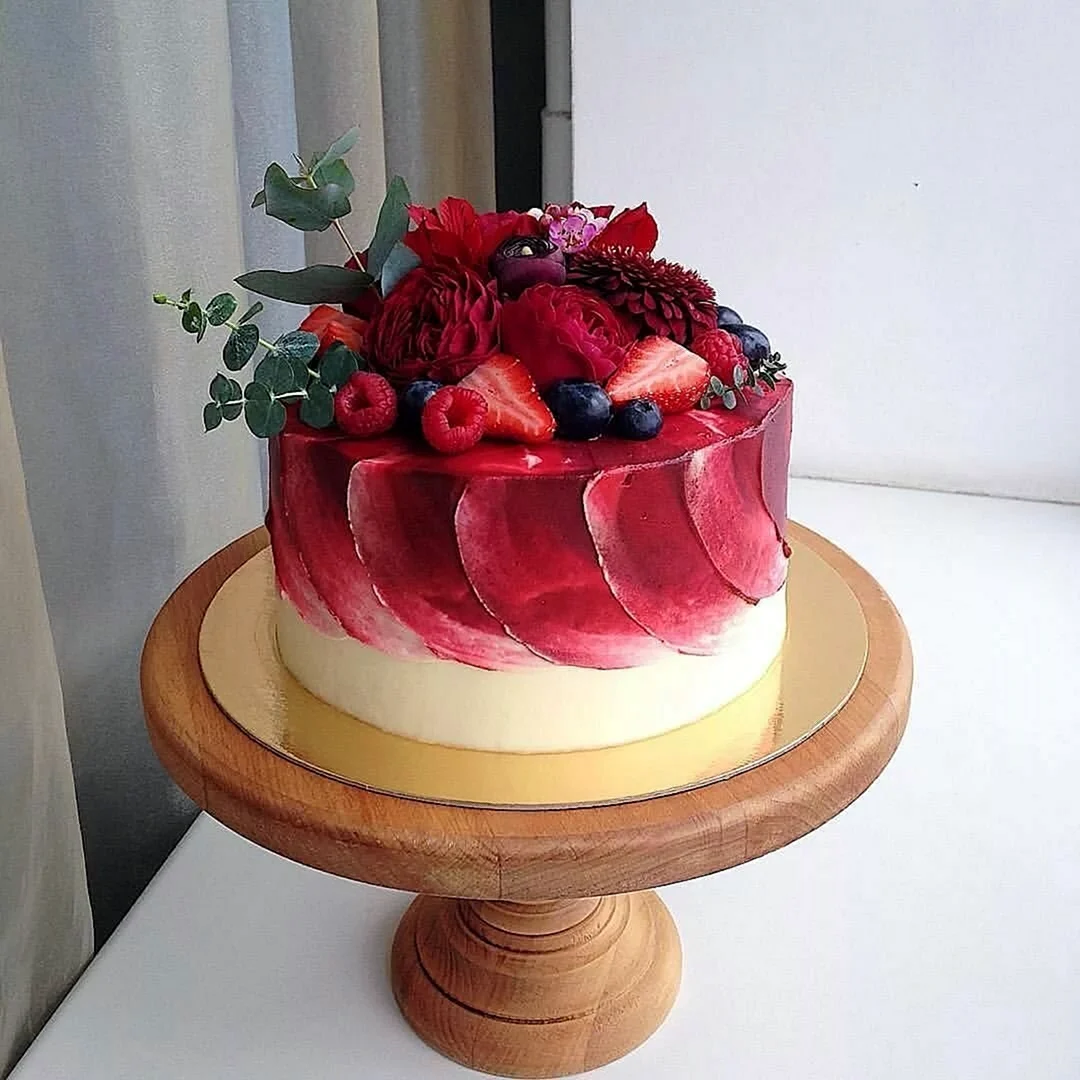 Декор торта красный бархат