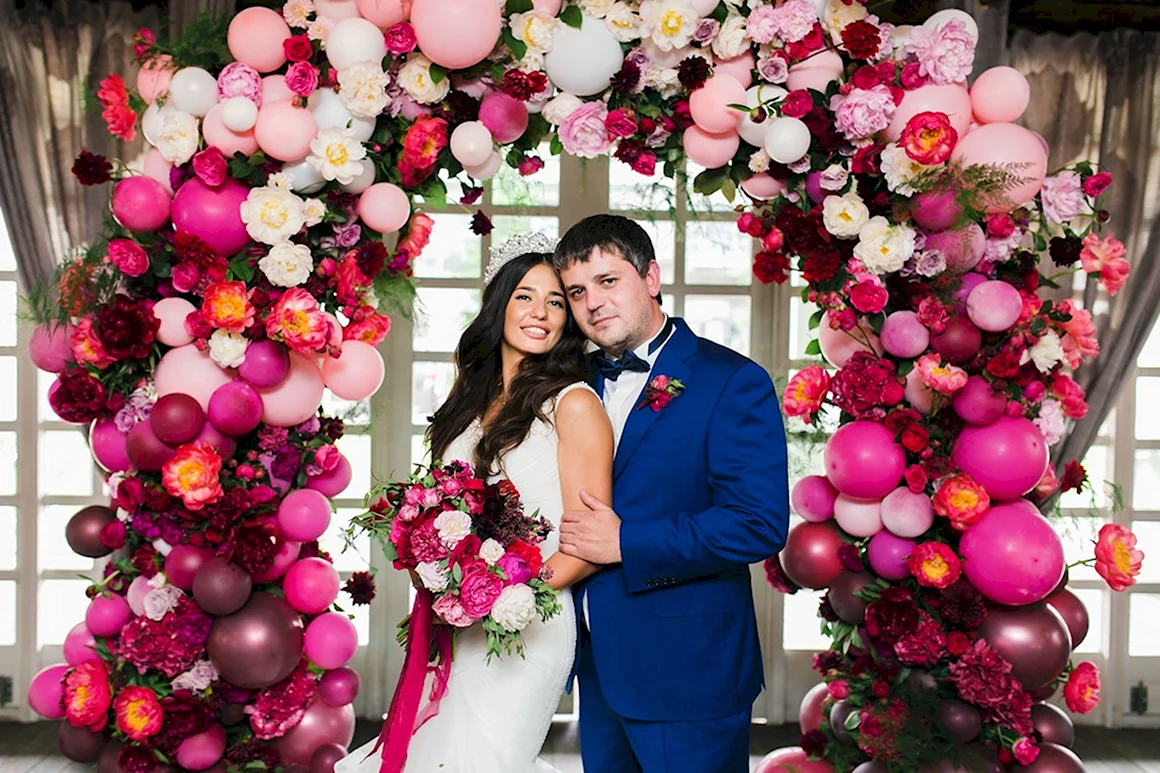 Фотозона на свадьбу с шарами