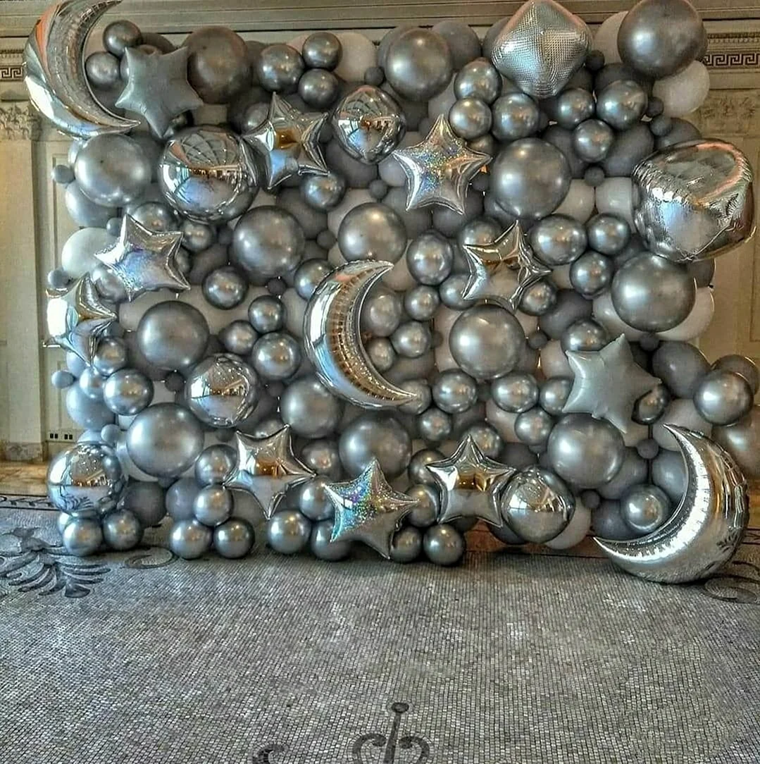 Фотозона серебро пайетки с шарами металлическими
