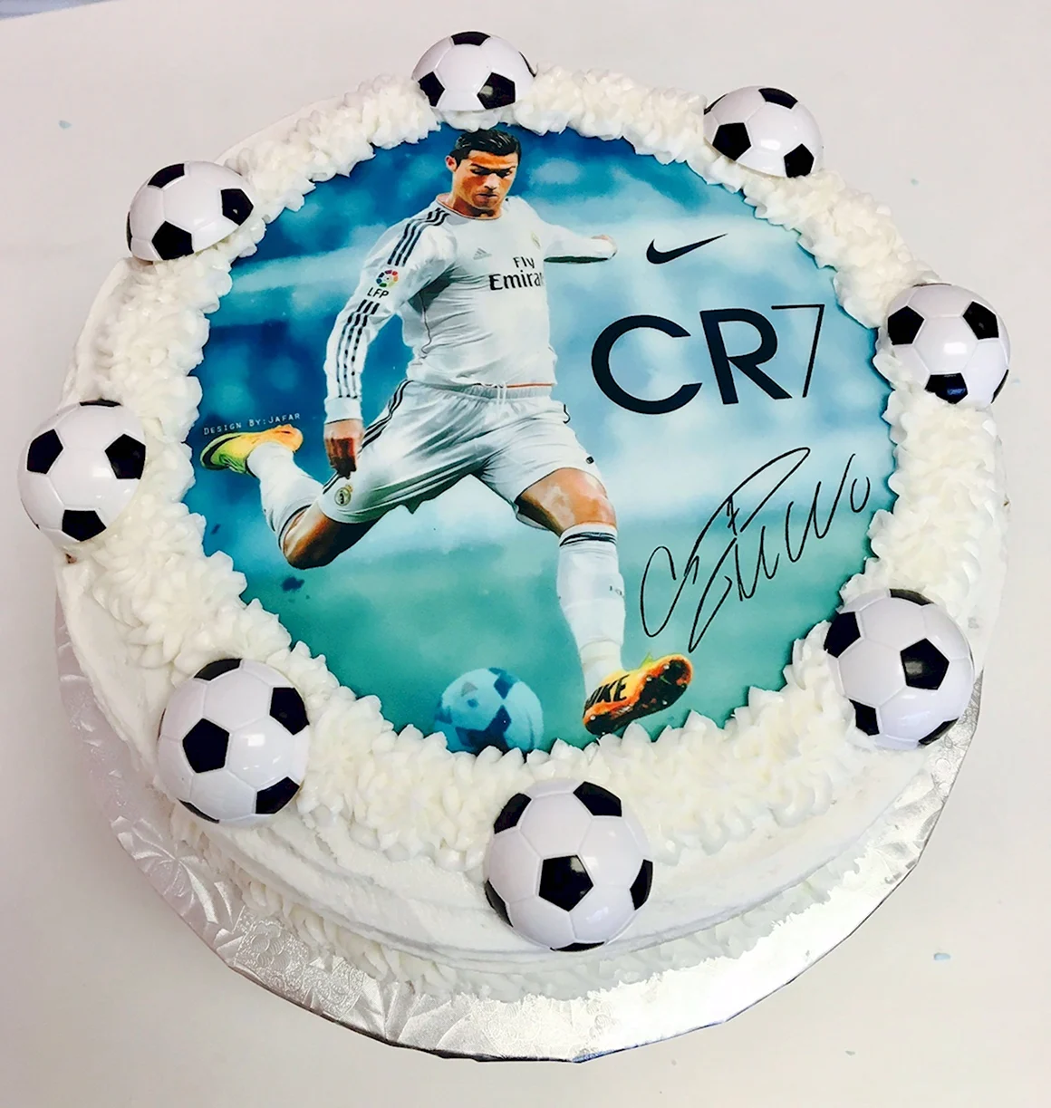 Футбольный торт для мальчика с Криштиану Роналду