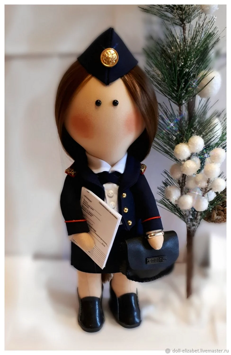 Интерьерная кукла полицейский