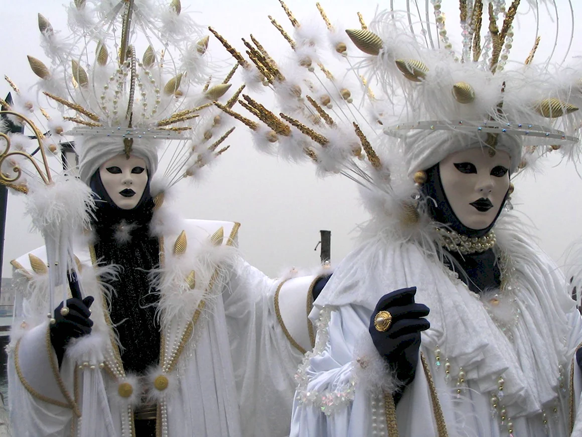 Карнавал Венеция костюмы в белом