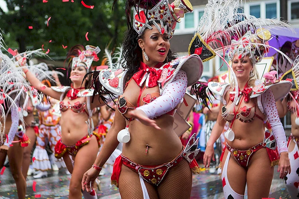 Костюмы на карнавале в Ноттинг Хилле