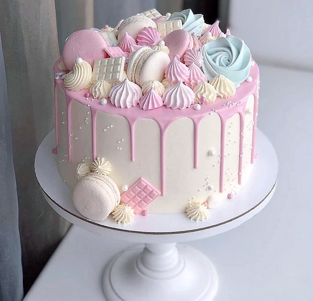 Красивый нежный торт для девочки