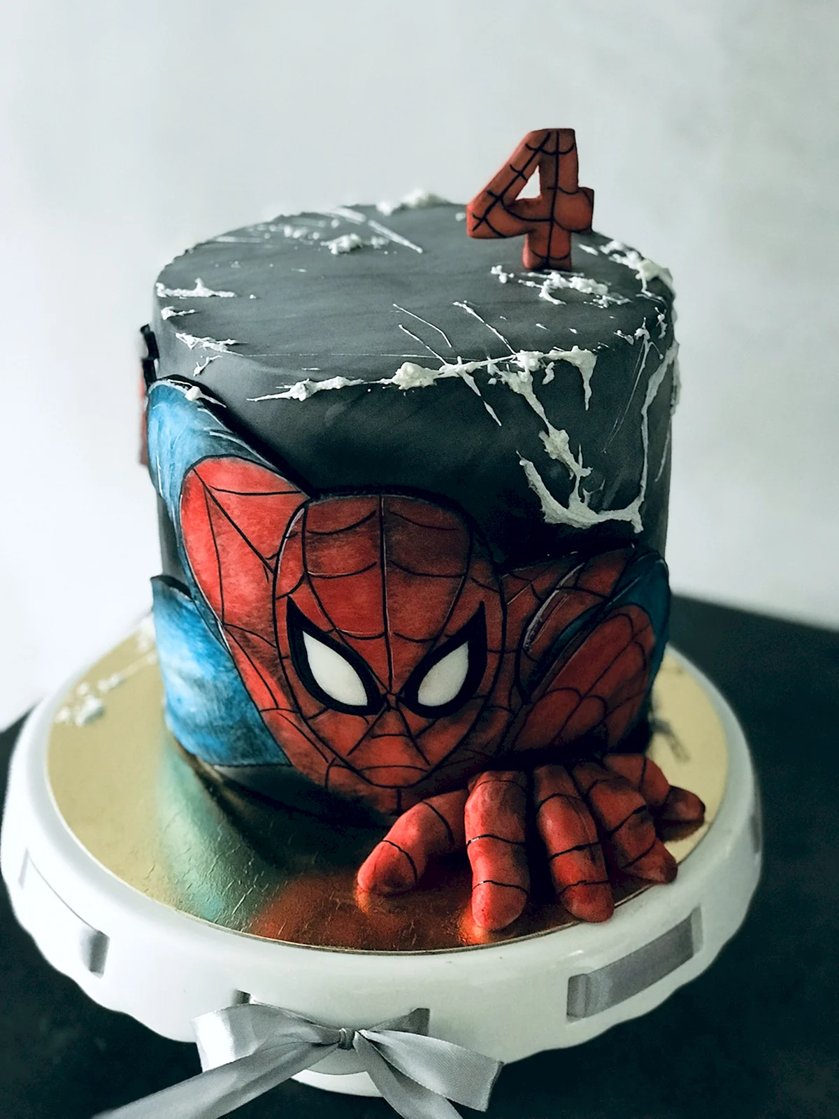 Мастичный торт человек паук