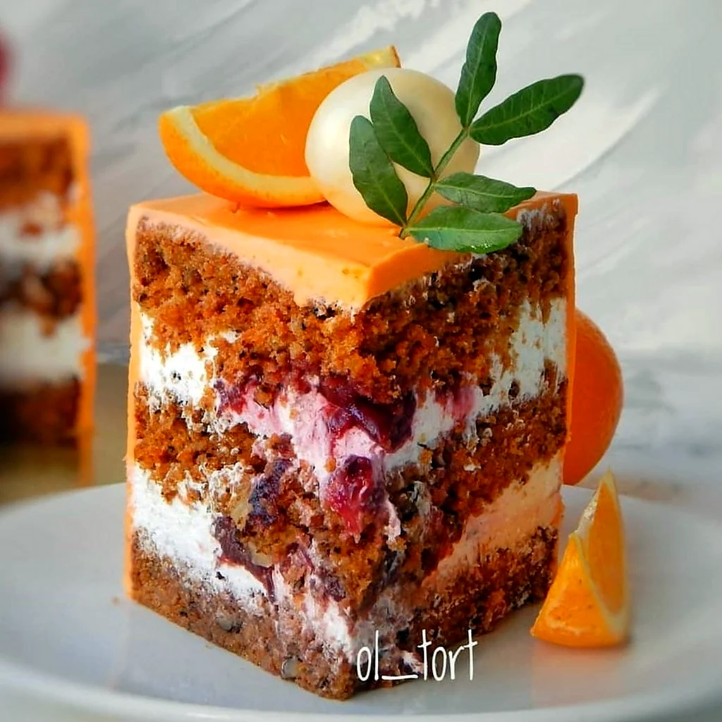 Морковный торт с вишневым конфи