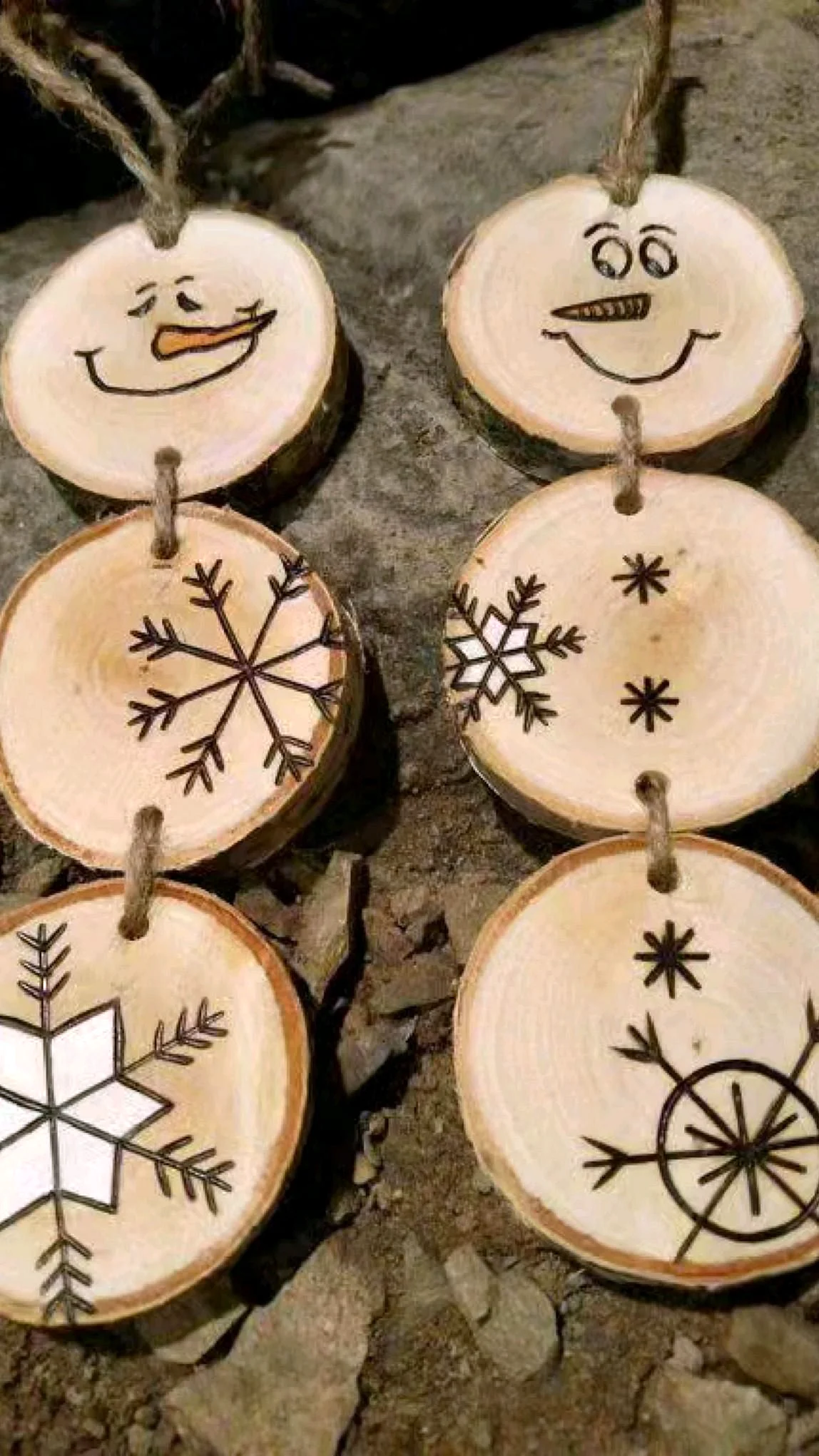 Новогодние украшения из древесины