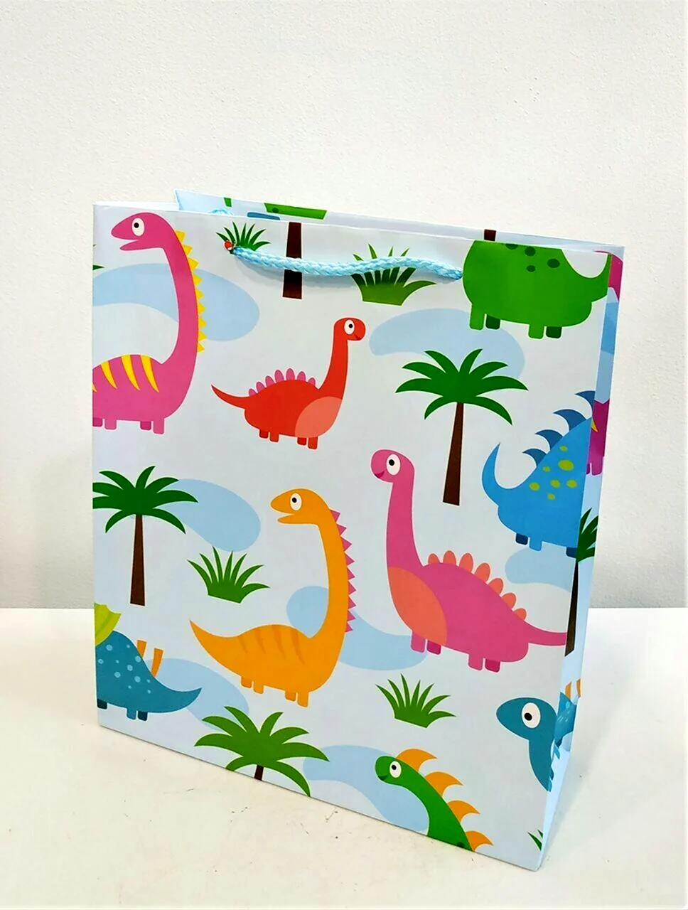 Пакет подарочный с динозавриками