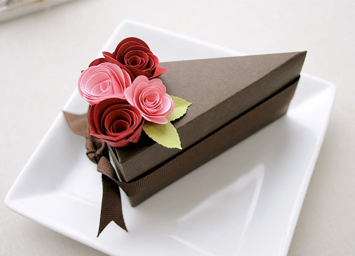 Подарочная упаковка кусочек торта