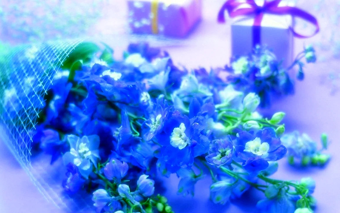 С днем рождения синие цветы