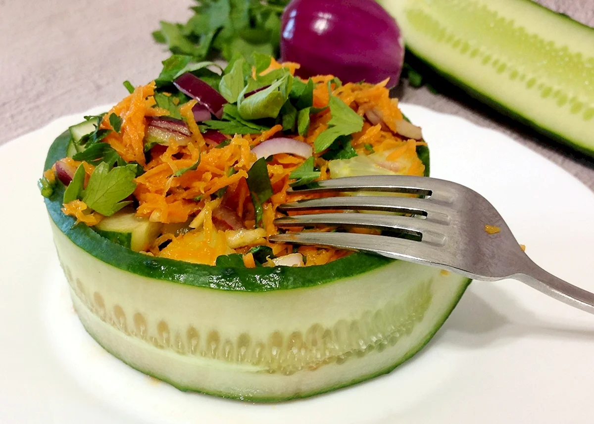 Салат из овощей на праздничный стол