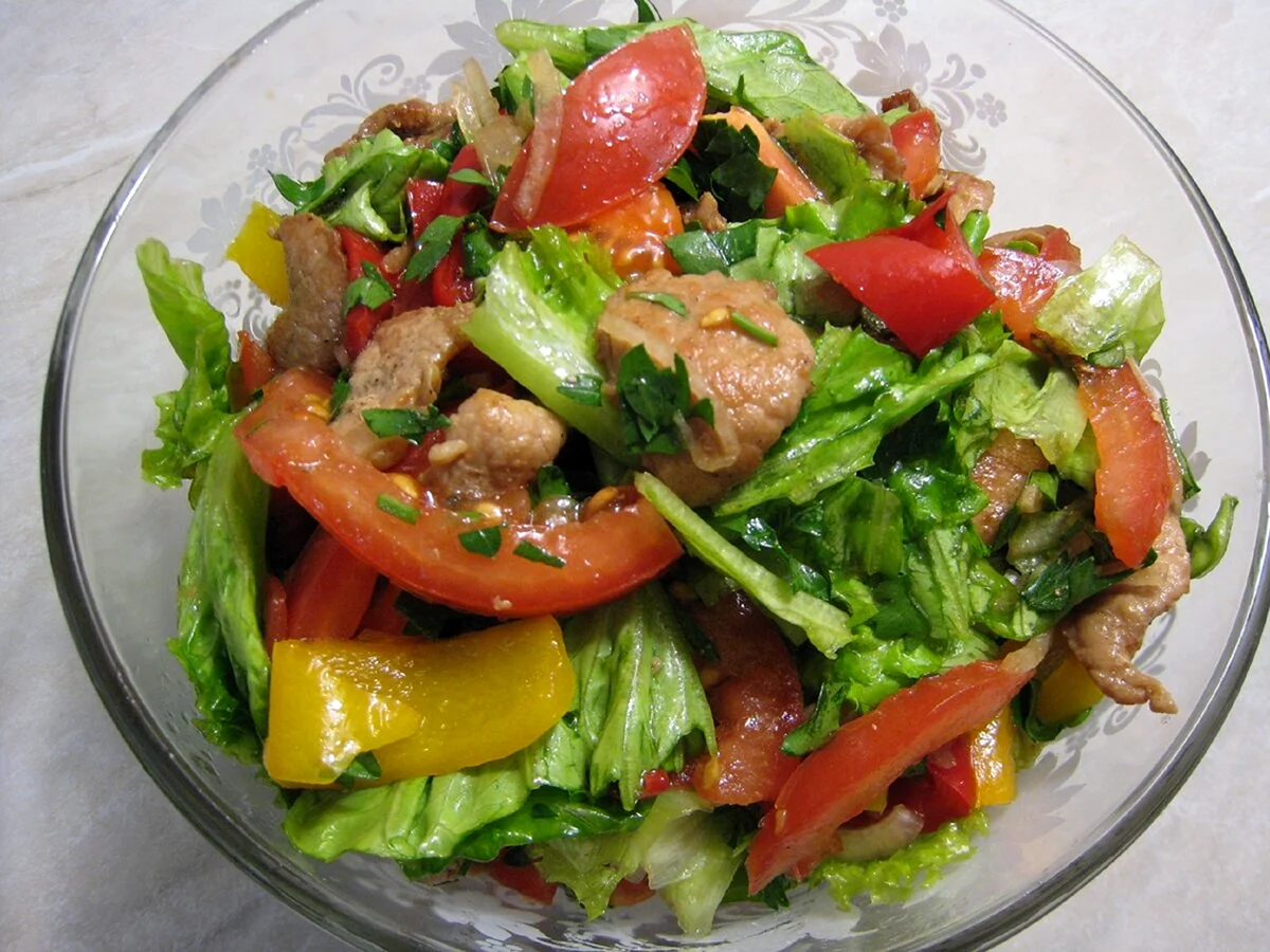 Салат с мясом и овощами