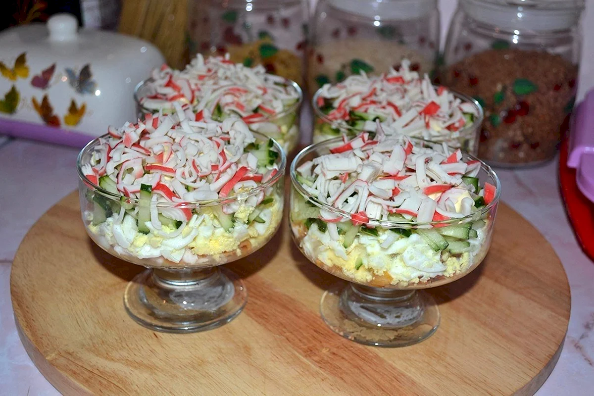 Салат в креманках