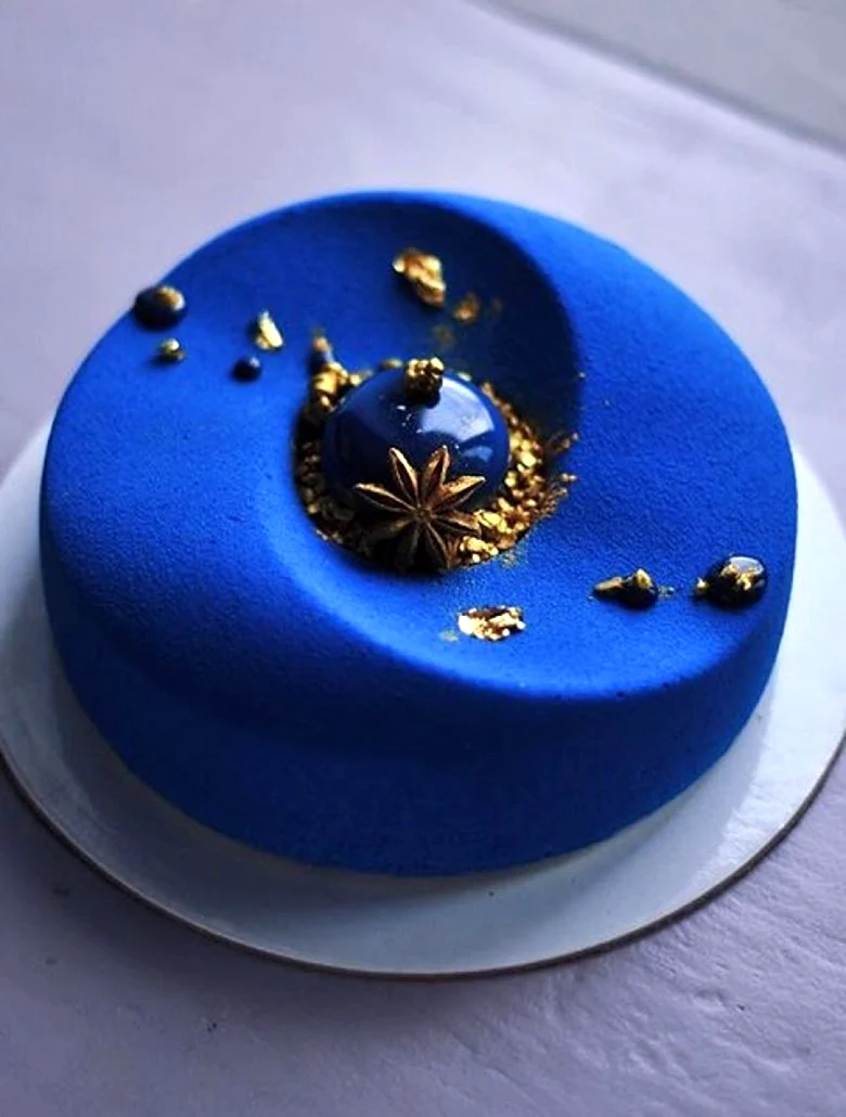 Синий декор торта