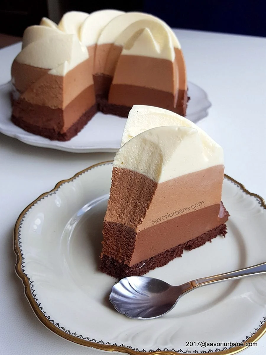 Суфлейный торт три шоколада