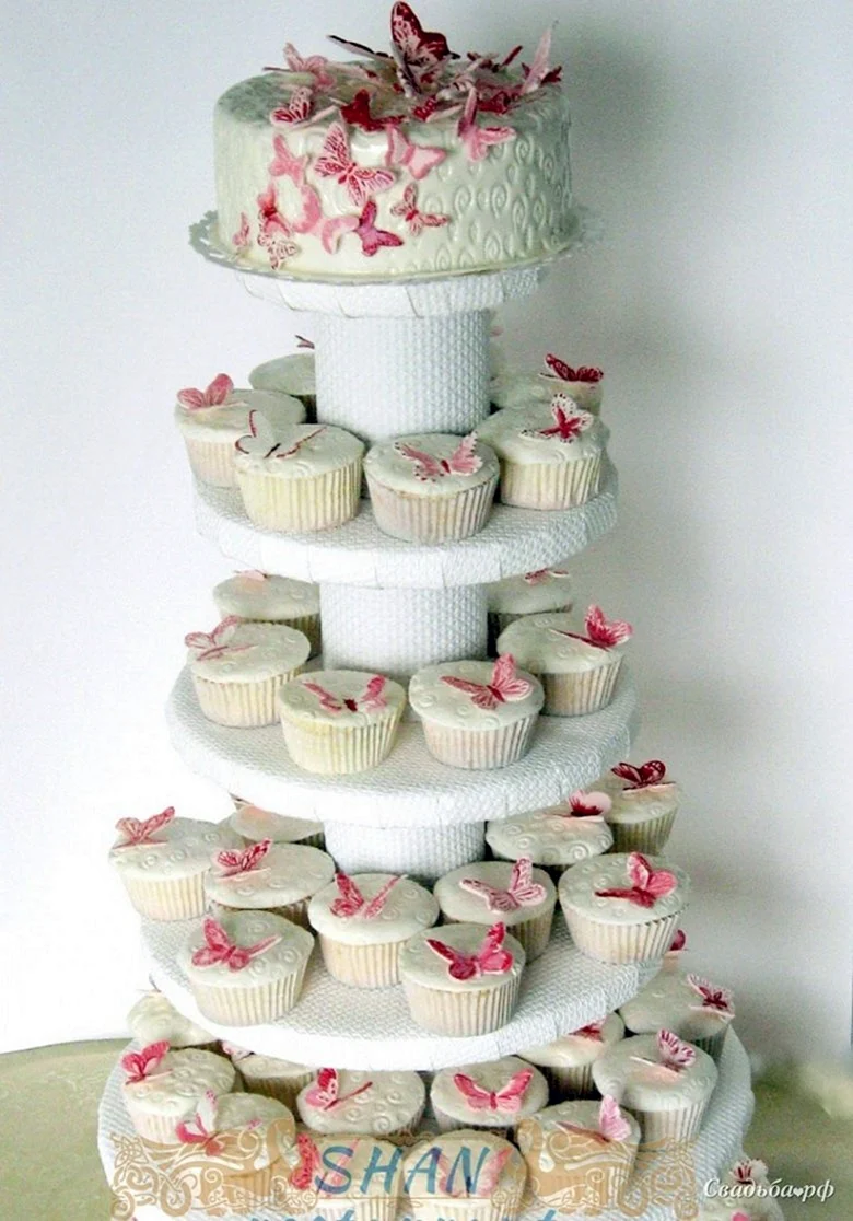 Свадебный торт с пирожными