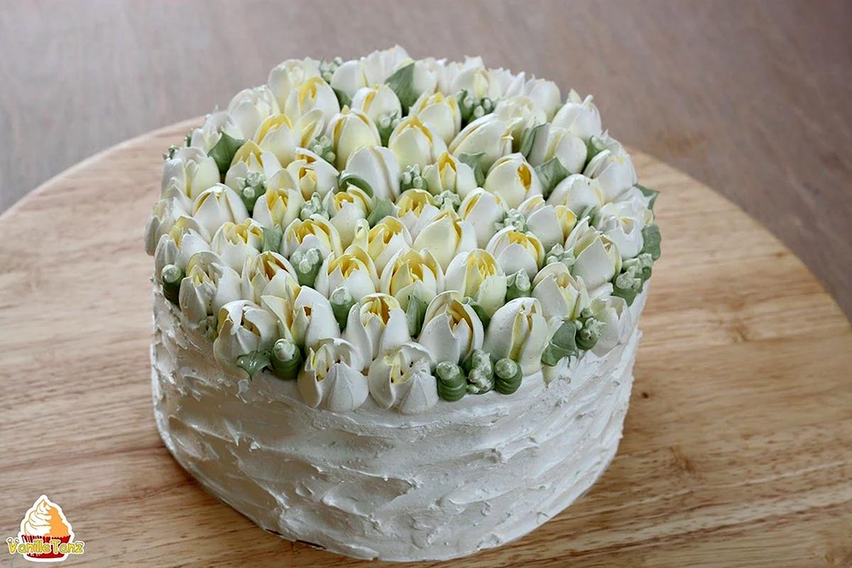 Торт крем чиз с тюльпанами