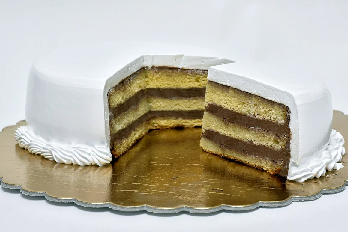 Торт с белым бисквитом
