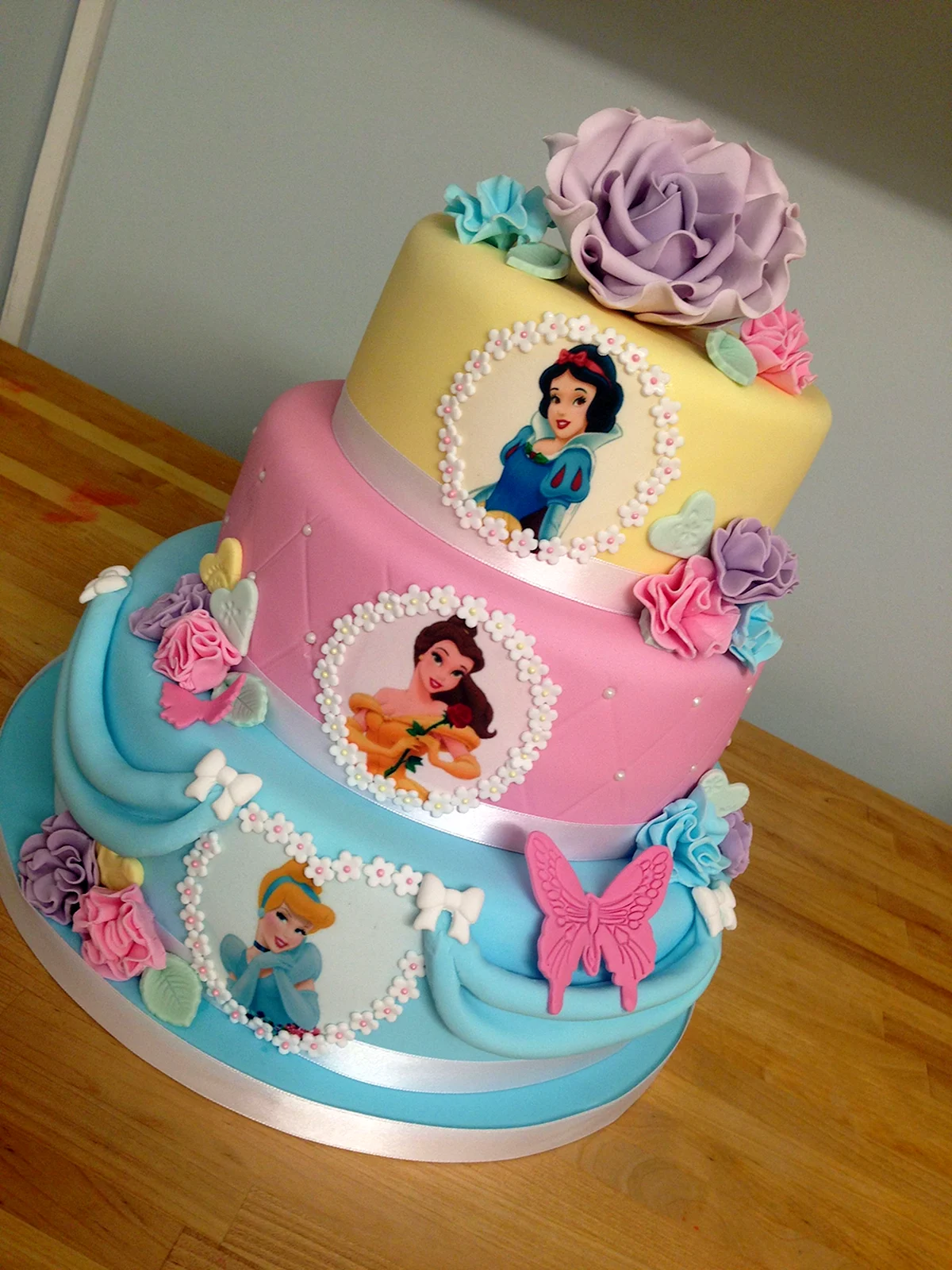 Торт с принцессами Диснея