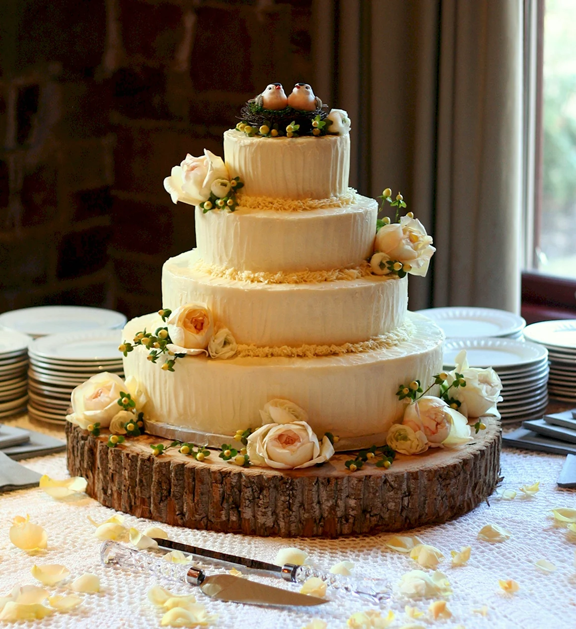Торт свадебный трехъярусный рустик