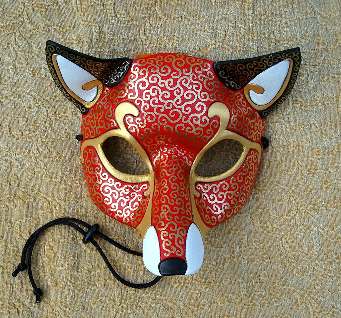 Венецианская маска лиса